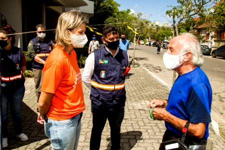 27.02.2021 - Prefeita Paula Mascarenhas acompanha o drive thru de vacinação para idosos - Foto: Gustavo Vara