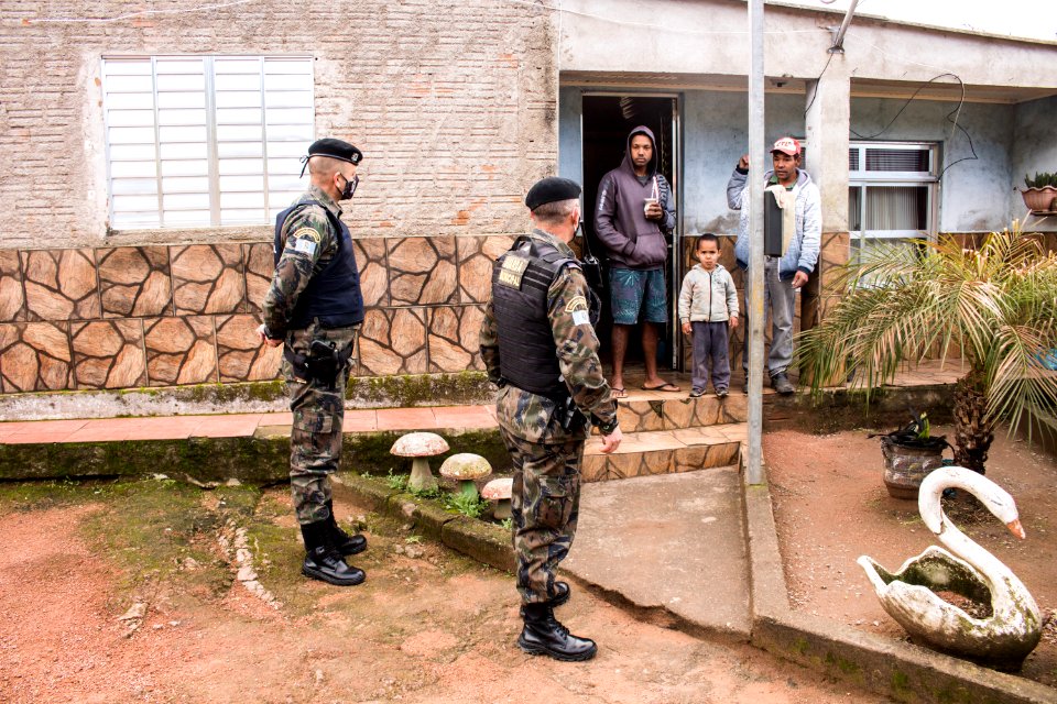 28.07.2020 - Patrulha Rural da GM realiza ação de orientação e distribuição de máscaras - Foto Michel Corvello
