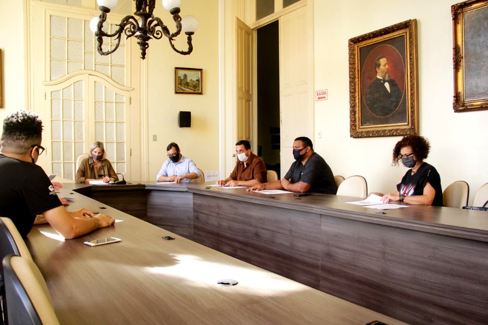 23.12.2020 Prefeita Paula Mascarenhas em Reunião com comissão de músicos  Foto Rodrigo Chagas