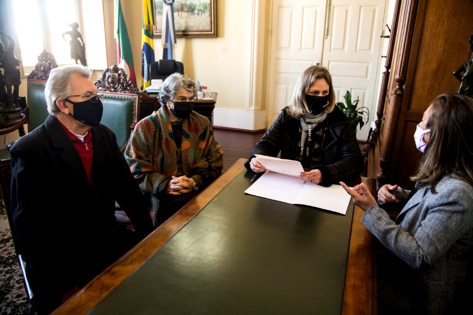 28.07.2020 - Prefeita Paula Mascarenhas recebe a visita da vereadora Zilda Bürkle - Foto: Gustavo Vara