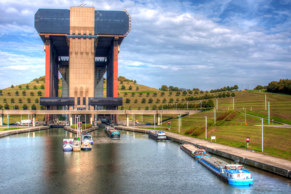 Scheepslift van Strépy-Thieu 20151003-IMG 5247 8 9 tonemapped BB