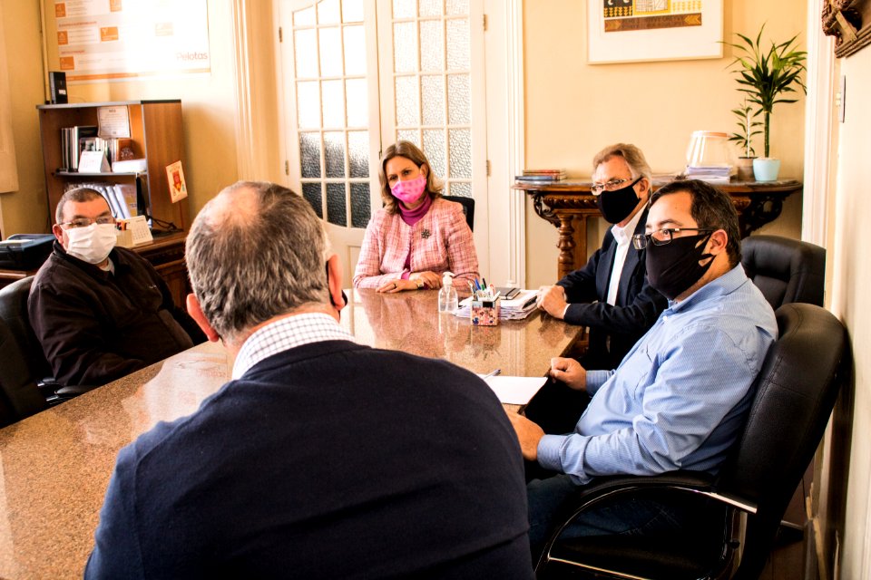 17.06.2020 - Prefeita Paula Mascarenhas em reunião com Grêmio Esportivo Brasil e Esporte Clube Pelotas - Foto Michel Corvello