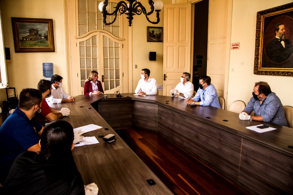 24.04.2020 -  Prefeita Paula Mascarenhas em reunião com representantes de academias - Foto: Gustavo Vara