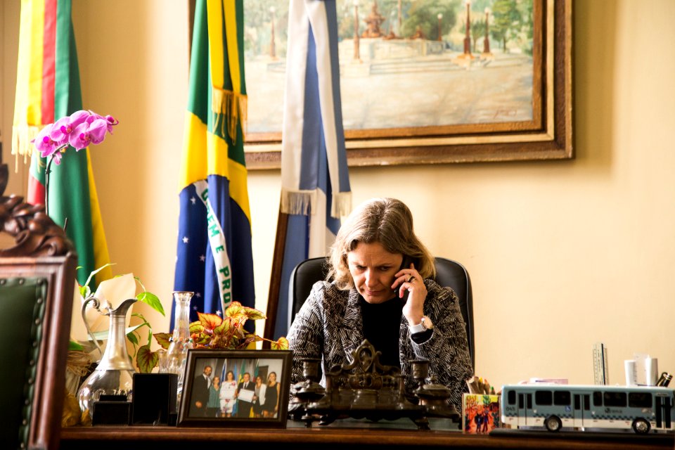 03.04.2020 - Prefeita Paula Mascarenhas durante reunião de secretariado por videoconferência - Foto: Gustavo Vara