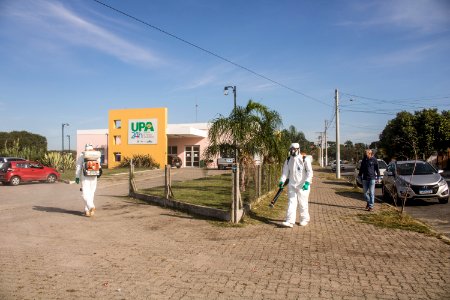 26.03.2020 - Ação de pulverização na UPA areal, PS e prédios públicos para prevenir a contaminação por coronavírus - Foto Michel Corvello