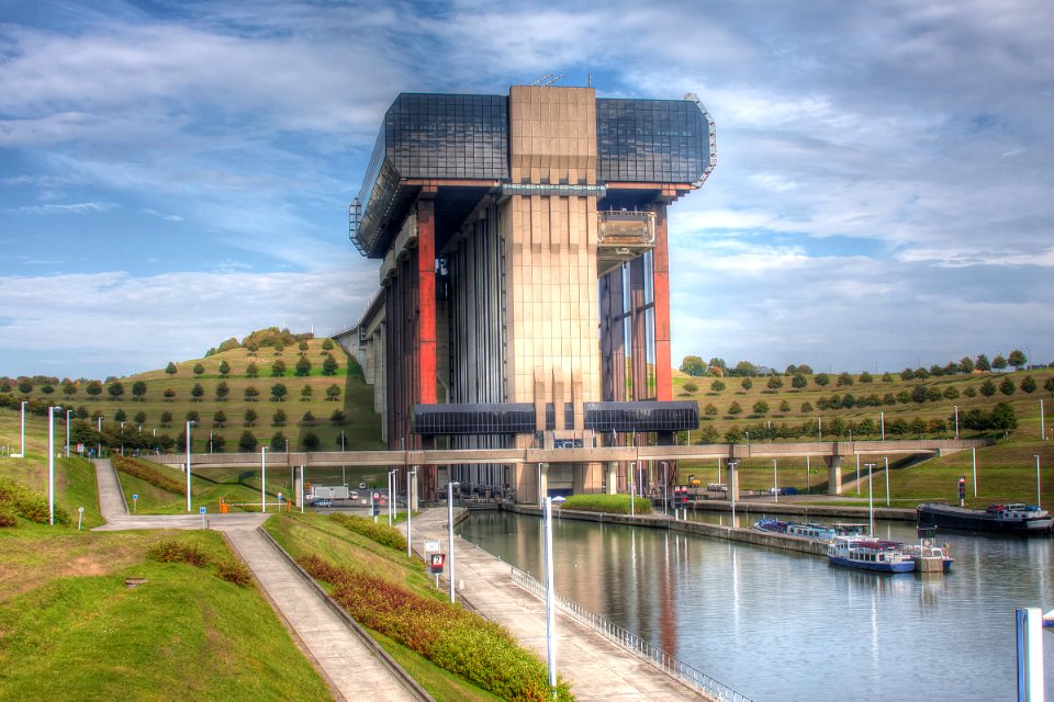Scheepslift van Strépy-Thieu 20151003-IMG 5221 2 3 tonemapped BB