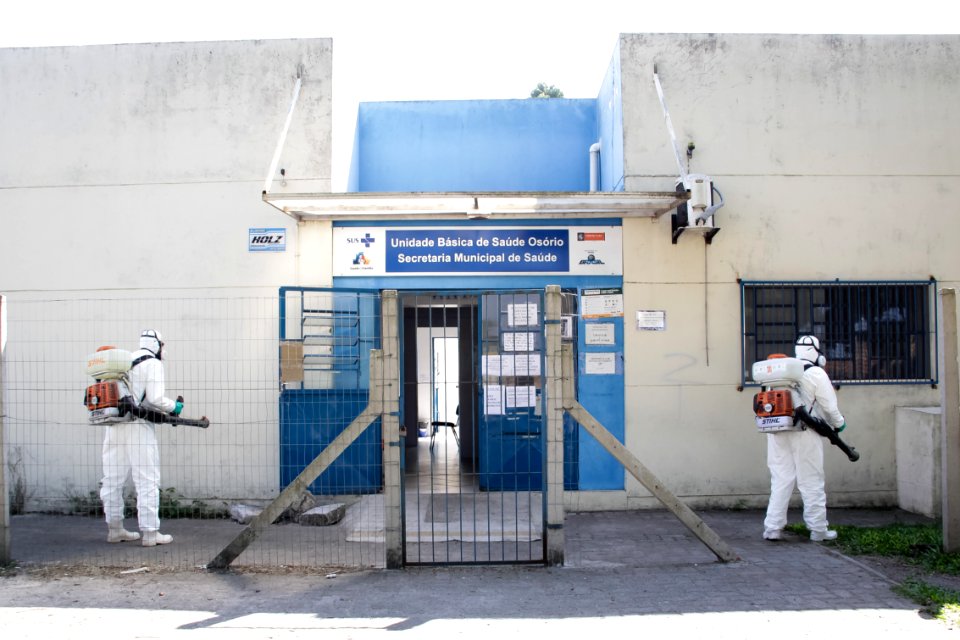 30.03.2020 – Pulverização contra o coronavírus UBS Ósorio – Foto Rodrigo Chagas
