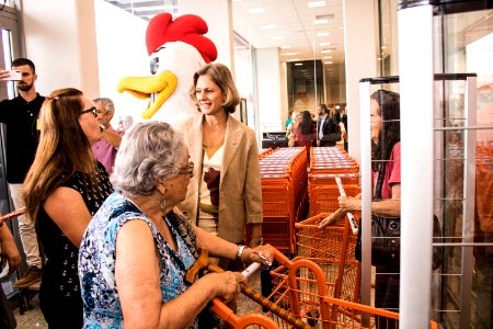 05.03.2020 - Prefeita Paula Mascarenhas prestigia a  inauguração da nova unidade do Supermercado Nicolini - Foto Michel Corvello