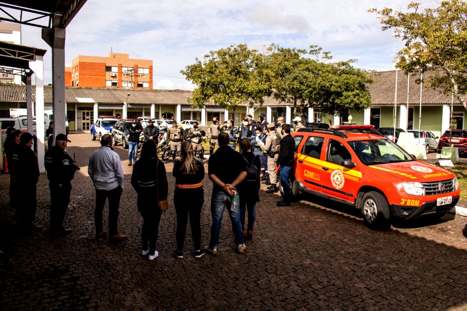 24.05.2020 - Operação integrada das força de segurança no acesso à Praia do Laranjal e Recanto de Portugal - Foto Michel Corvello