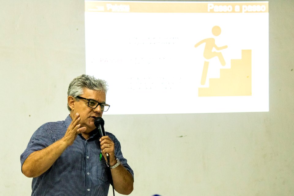 11.02.2020 - Prefeita Paula Mascarenhas realiza reunião com moradores do Loteamento Anglo - Foto Michel Corvello