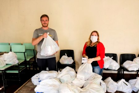 22 04 2020 Doação de alimentos para comunidade LGBT Fotos Paulo Ienczak