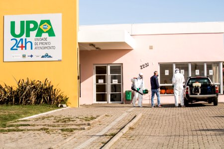 26.03.2020 - Ação de pulverização na UPA areal, PS e prédios públicos para prevenir a contaminação por coronavírus - Foto Michel Corvello