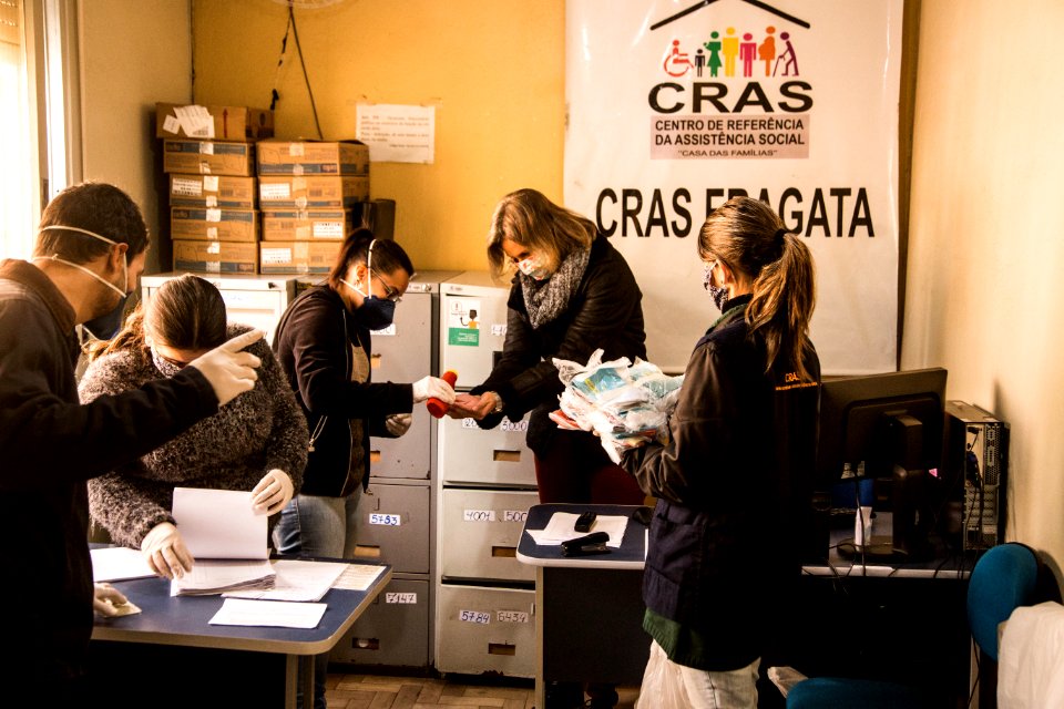 07.05.2020 - Prefeita Paula Mascarenhas realiza visita ao Cras Fragata - Foto: Gustavo Vara
