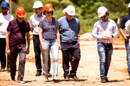 13.02.2020 - Prefeita Paula Mascarenhas e o vice Idemar Barz visitam as obras da ETE Novo Mundo  - Foto: Gustavo Vara