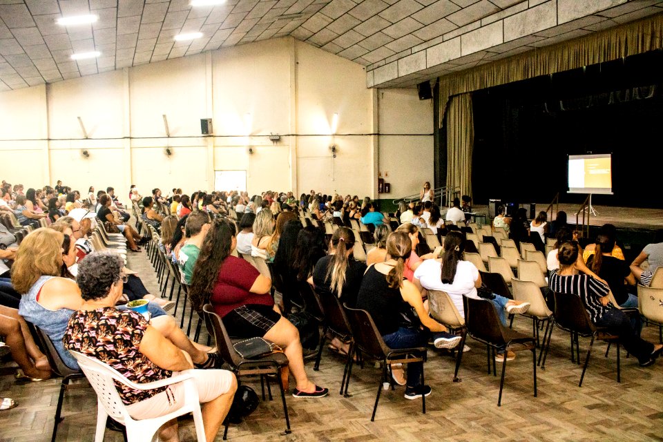 04.03.2020 - Prefeita Paula Mascarenhas prestigia a reunião de Gestão sobre o programa Saúde Ativa com servidores das Unidades de saúde das regiões Três Vendas I  II e Fragata - Michel Corvello