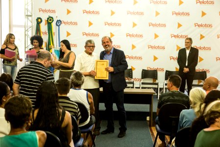 19.02.2020 - Entrega de escrituras aos moradores das Cohabs, evento realizado pelo governo do Estado - Foto: Gustavo Vara