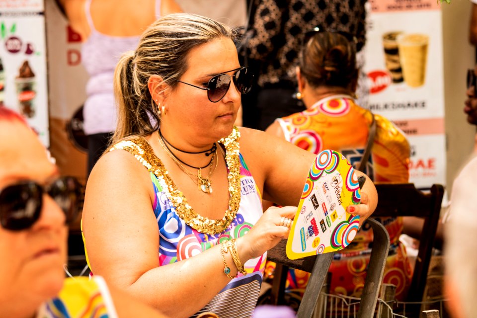 Prefeita Paula Mascarenhas prestigia Carnaval de rua do Bloco Expresso 620 com a Rádio Pelotense - Foto Michel Corvello