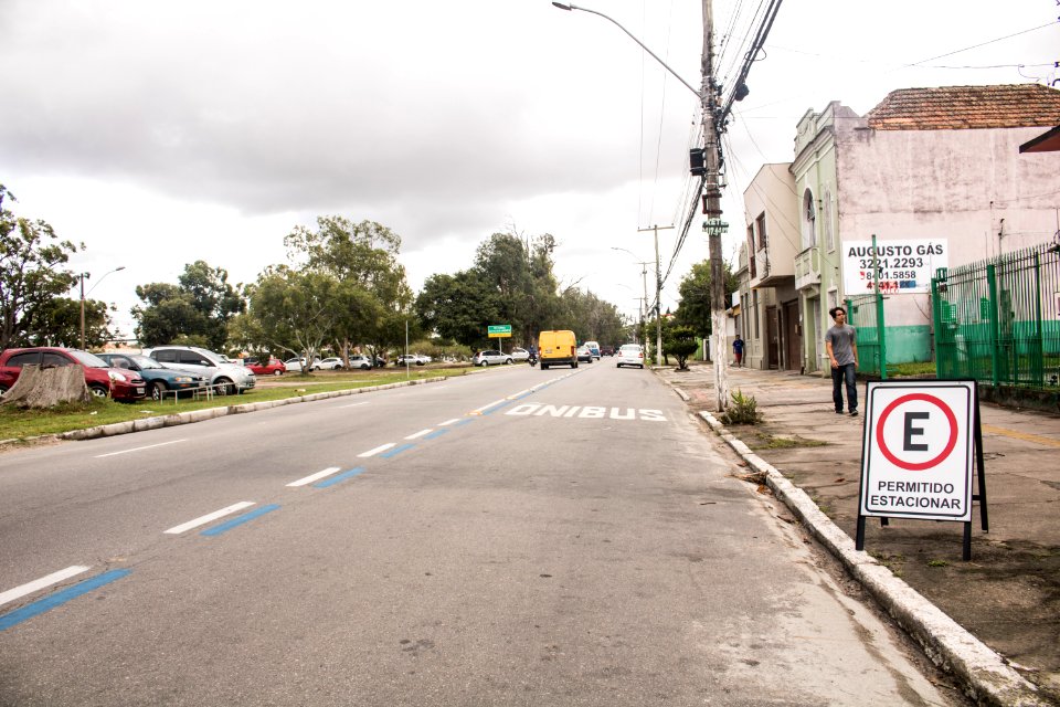 16.03.2020 - Sinalização do corredor de ônibus da Duque de Caxias - Foto Michel Corvello