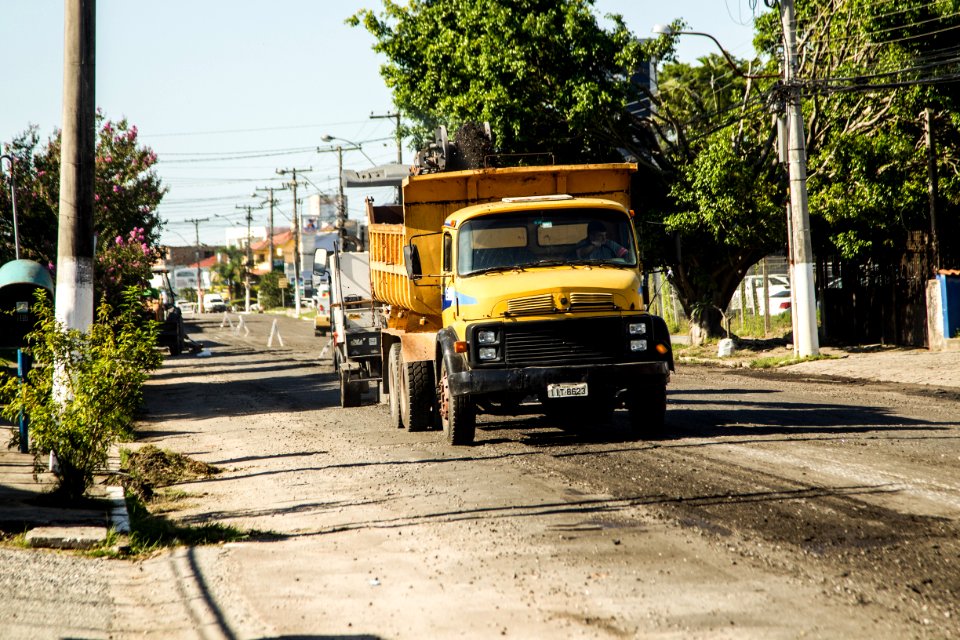20.02.2020 - Prefeito em exercício Idemar Barz realiza visita às obras de requalificação da rua Marcílio Dias, com a presença do secretário de Planejamento e Gestão, Roberto Ramalho - Foto: Gustavo Vara