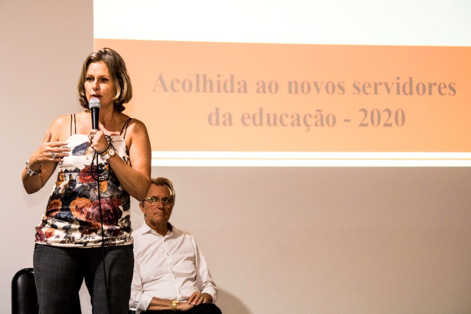 02.03.2020 - Prefeita Paula Mascarenhas participa da acolhida aos 120 novos servidores da Educação - Foto Michel Corvello