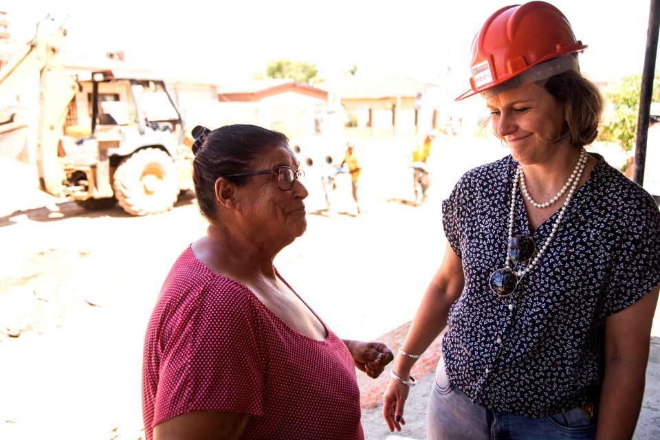 13.02.2020 - Prefeita Paula Mascarenhas e o vice Idemar Barz visitam as obras de drenagem da rua Mario Peiruque - Foto: Gustavo Vara