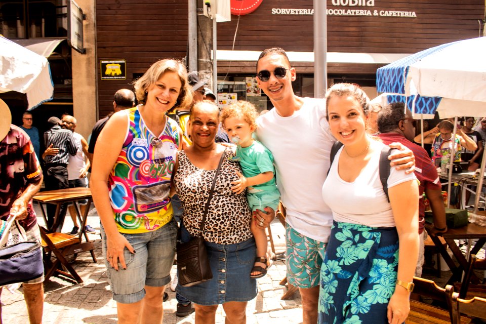 Prefeita Paula Mascarenhas prestigia Carnaval de rua do Bloco Expresso 620 com a Rádio Pelotense - Foto Michel Corvello