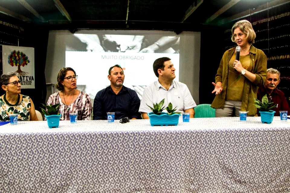 04.02.2020 - Prefeita Paula Mascarenhas participa da palestra do diretor de programas da New Health Foundation, Zacarias Rodriguez - Foto: Gustavo Vara