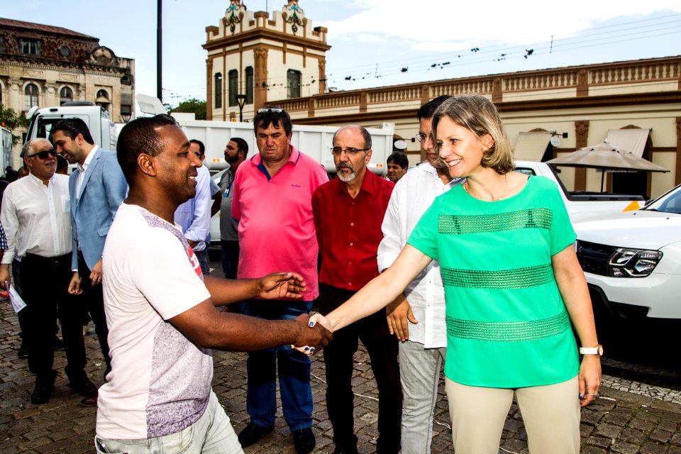 20.12.2019 - Prefeita Paula Mascarenhas e o vice idemar Barz realizam a entrega de veículos adquiridos com recursos do Finisa para as Administrações Regionais da SSUI - Foto: Gustavo Vara
