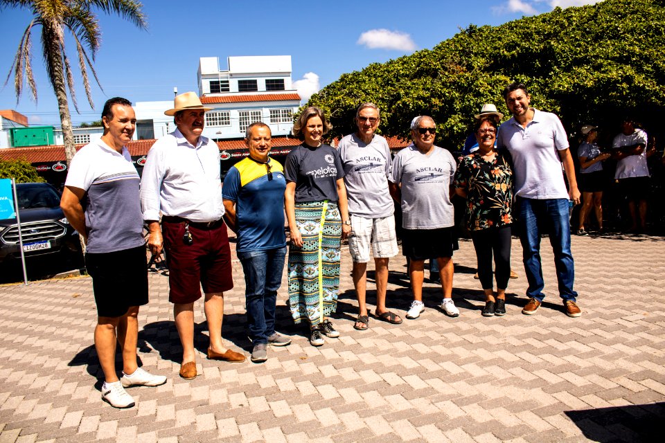 01.02.2020 - Prefeita Paula Mascarenhas prestigia a inauguração cancha de bocha construída pela Asclar no Laranjal - Foto Michel Corvello
