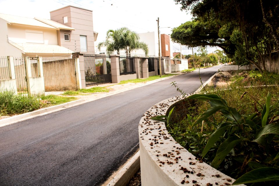 11.02.2020 - Pavimentação de vias do Recanto de Portugal como parte do projeto de requalificação - Foto Michel Corvello