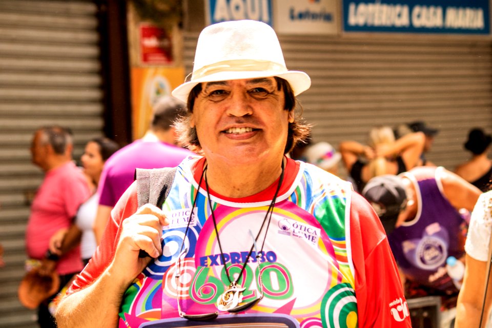 Prefeita Paula Mascarenhas prestigia Carnaval de rua do Bloco Expresso 620 com a Rádio Pelotense - Foto Michel Corvello