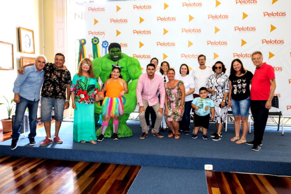 20.02.2020 -Entrega de convite para o bloco Bonde da Várzea - Foto Janine Tomberg  (5)