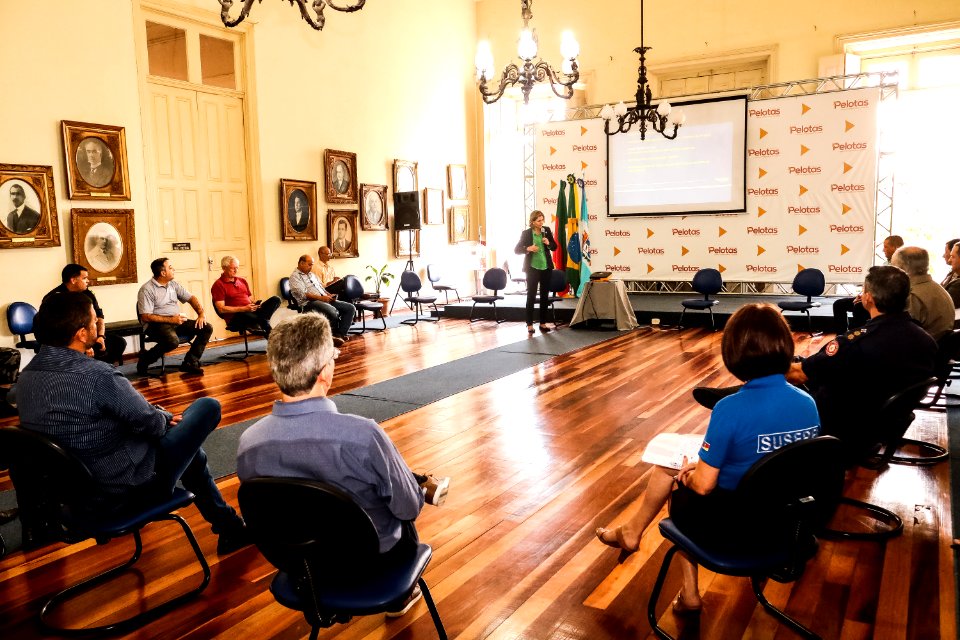 19.03.2020 - Prefeita Paula Mascarenhas realiza reunião com GGI - Foto Michel Corvello