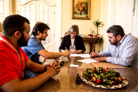 10.12.2019 - Prefeita Paula Mascarenhas realiza  assinatura do contrato de requalificação da avenida Professor Mario Peiruque  - Foto: Gustavo Vara