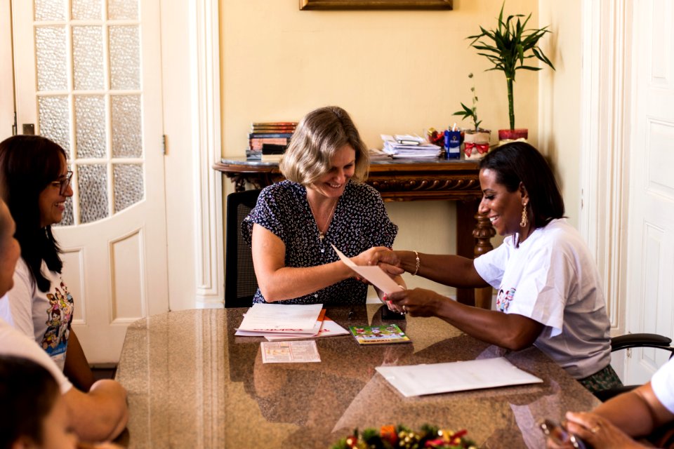 27.12.2019 - Prefeita Paula Mascarenhas realiza assinatura da lei 6.757 que inclui a Semana de Conscientização e Publicização da Doença de Duchenne Becker no calendário oficial do município. Lei de autoria da vereadora Daiane Dias - Foto: Gustavo Vara