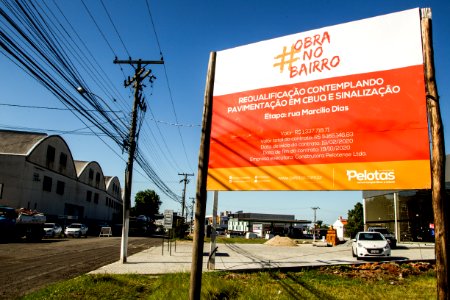 20.02.2020 - Prefeito em exercício Idemar Barz realiza visita às obras de requalificação da rua Marcílio Dias, com a presença do secretário de Planejamento e Gestão, Roberto Ramalho - Foto: Gustavo Vara