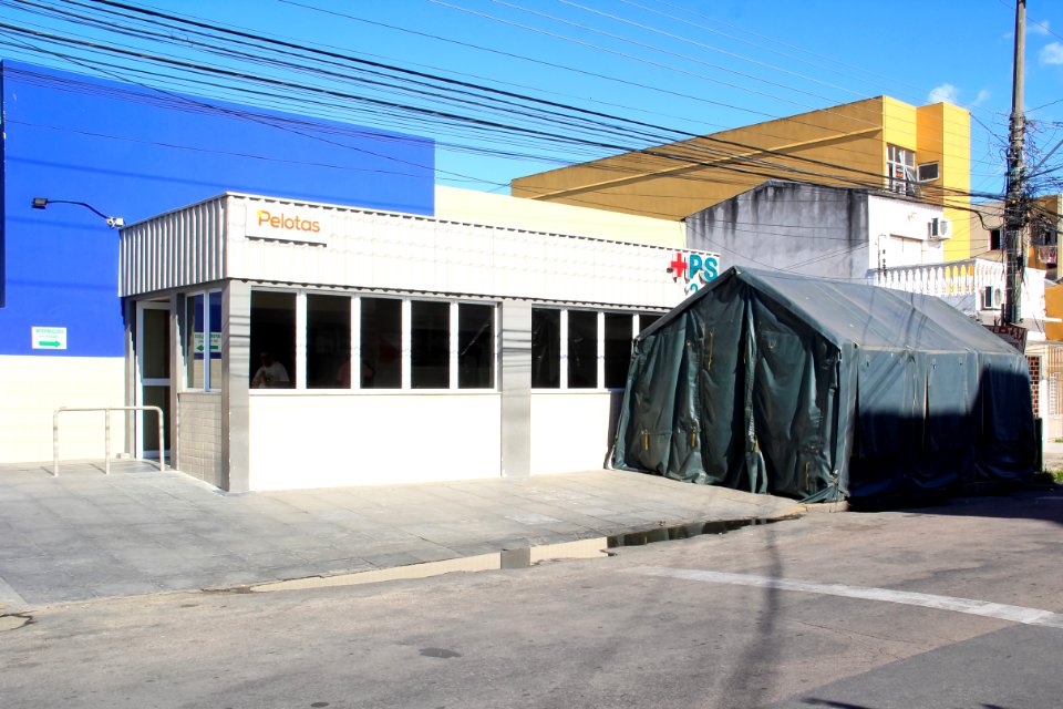 21.03.2020 - Exército monta barraca no PS de Pelotas para ajudar na triagem de pacientes - Foto Rodrigo Chagas