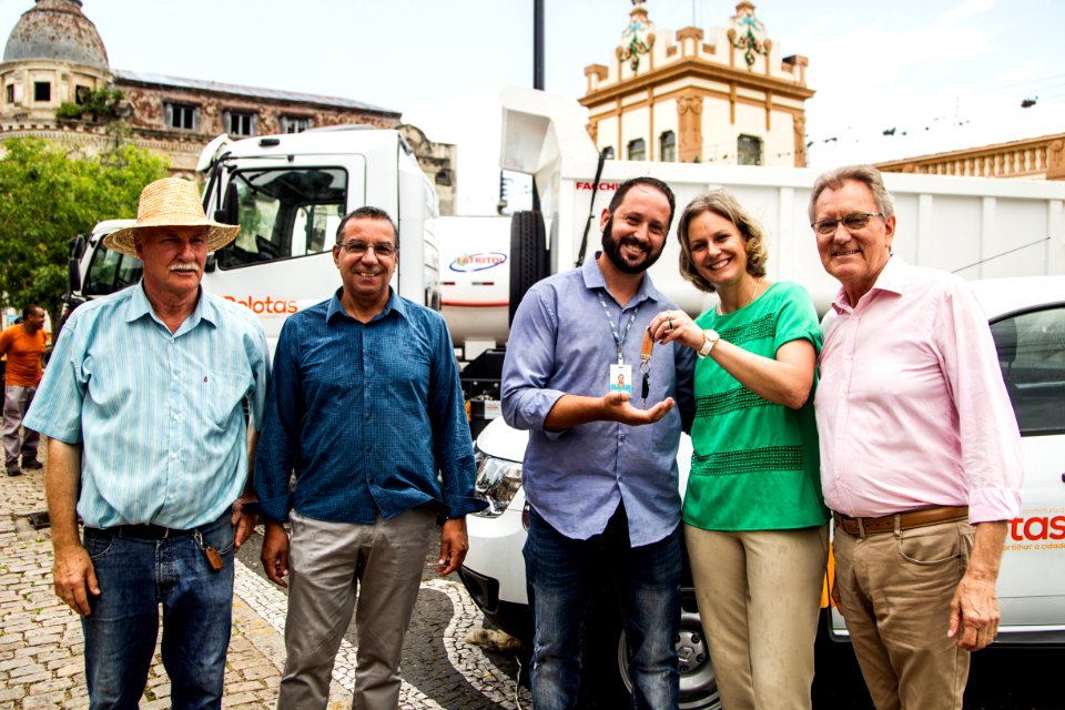 20.12.2019 - Prefeita Paula Mascarenhas e o vice idemar Barz realizam a entrega de veículos adquiridos com recursos do Finisa para as Administrações Regionais da SSUI - Foto: Gustavo Vara