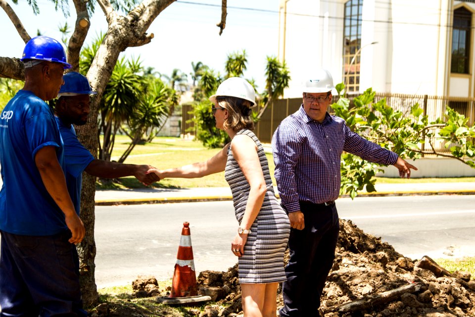 19.12.2019 - Prefeita Paula Mascarenhas visita às obras do Sanep  na Praça do Colono, rua Barão de Azevedo Machado (entre Gonçalves Chaves e JK), avenida Ildefonso em frente a Mario Peiruque  - Foto: Gustavo Vara