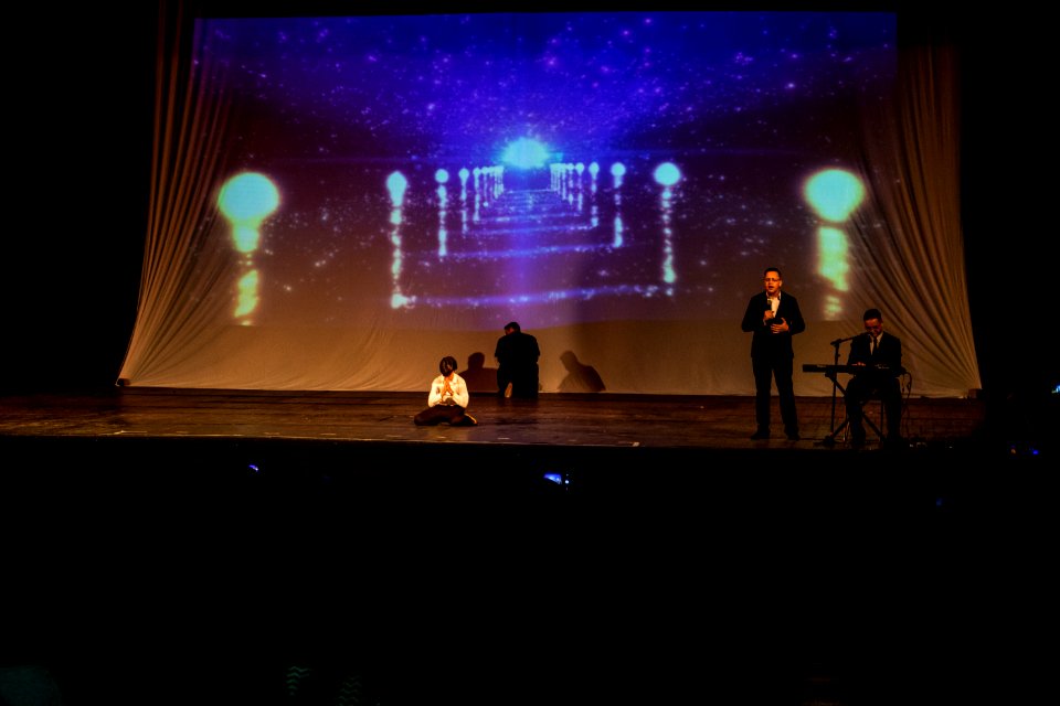 26.11.2019 - Vice-prefeito Idemar Barz prestigia espetáculo em homenagem aos 120 anos de Dom Antônio Zattera - Foto Michel Corvello