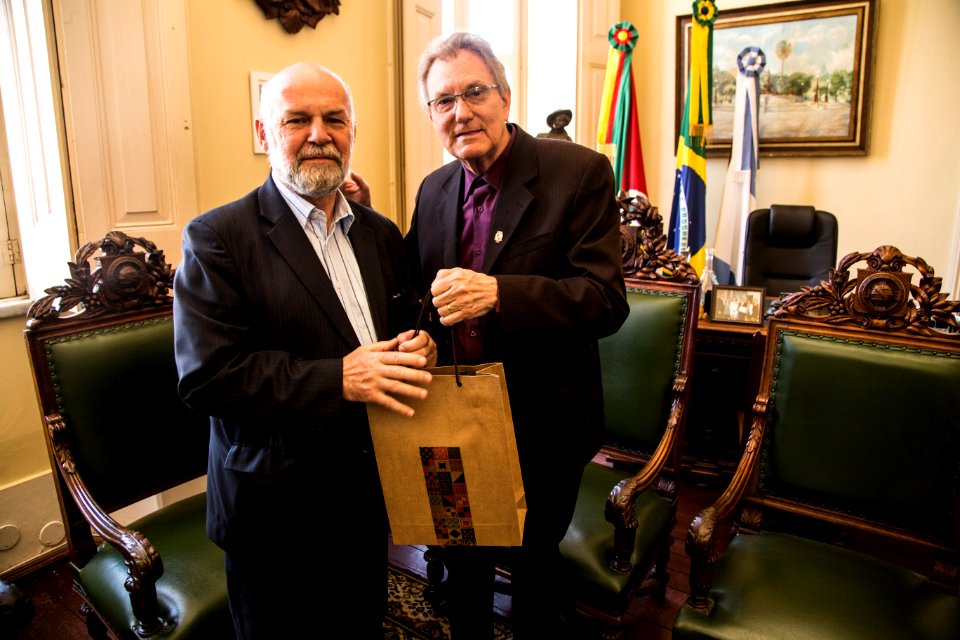 07.12.2019 - Vice prefeito Idemar Barz recebe visita do embaixador de Luxemburgo, Carlos Krieger, com programação turística - Foto: Gustavo Vara