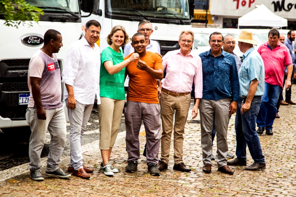 20.12.2019 - Prefeita Paula Mascarenhas e o vice idemar Barz realizam a entrega de veículos adquiridos com recursos do Finisa para as Administrações Regionais da SSUI - Foto: Gustavo Vara