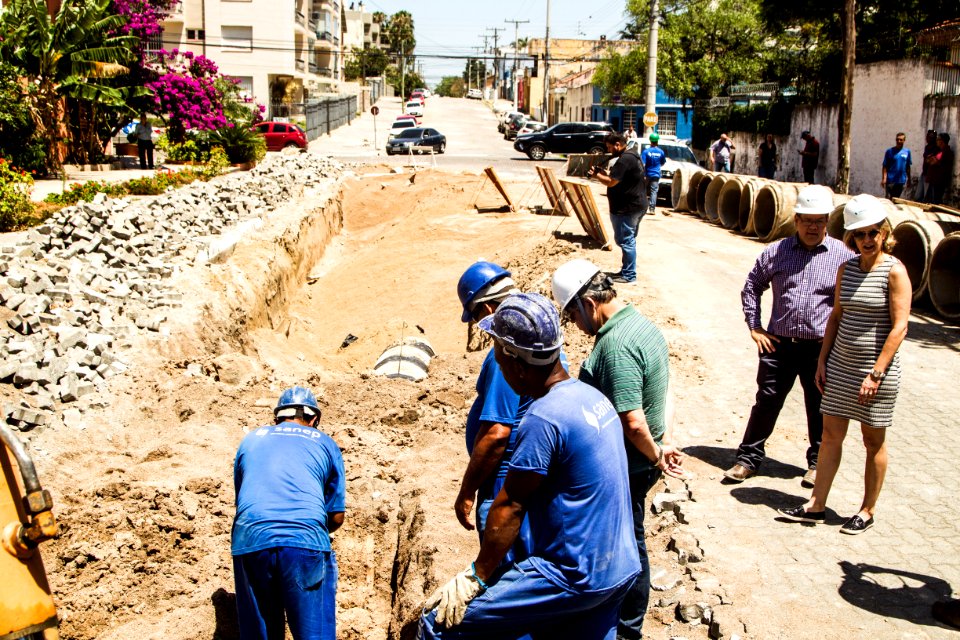 19.12.2019 - Prefeita Paula Mascarenhas visita às obras do Sanep  na Praça do Colono, rua Barão de Azevedo Machado (entre Gonçalves Chaves e JK), avenida Ildefonso em frente a Mario Peiruque  - Foto: Gustavo Vara