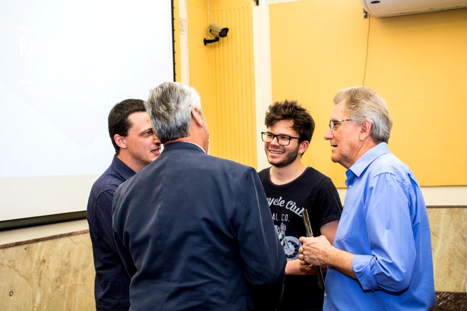 10.12.2019 - Vice-prefeito Idemar Barz participa da reunião-almoço Tá Na Hora com palestra do Badesul - Foto Michel Corvello