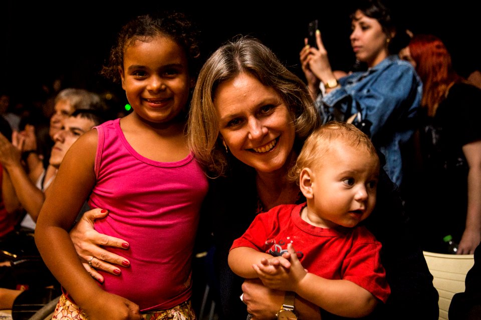 16.12.2019 -  Prefeita Paula Mascarenhas entrega a chave da cidade para o Papai Noel, durante a chegada na Praça Coronel Pedro Osório - Foto: Gustavo Vara