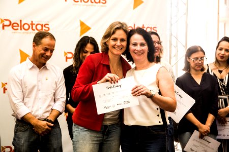 17.12.2019 - Prefeita Paula Mascarenhas entrega os certificados da formatura da metodologia Conte Comigo - Foto: Gustavo Vara