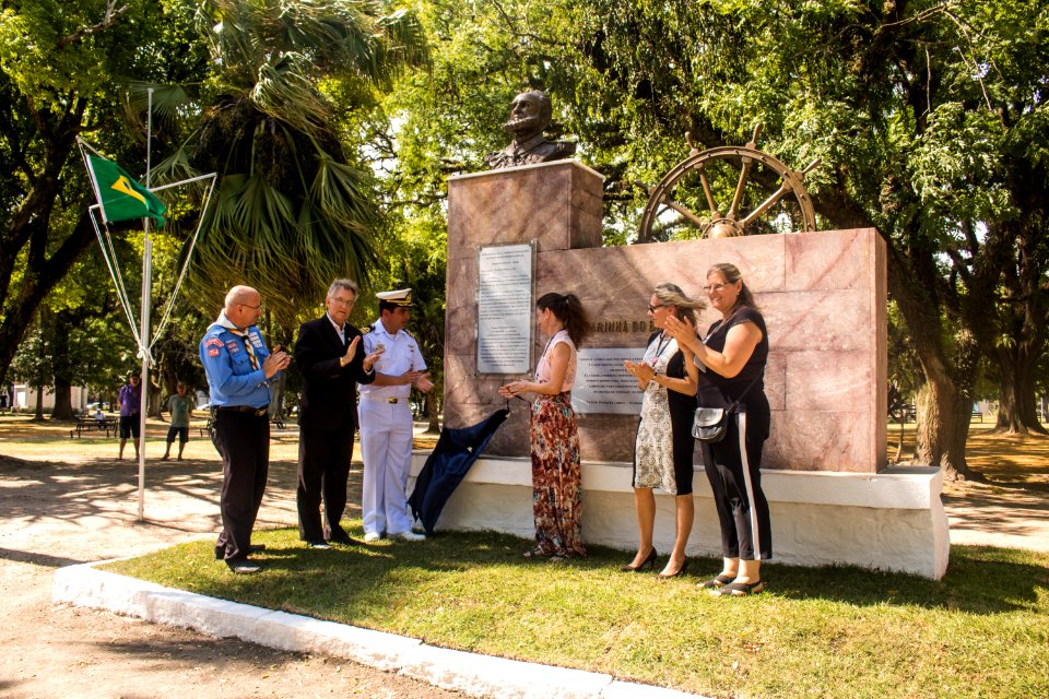 12.12.2019 - Vice-prefeito Idemar Barz participa da reinauguração do busto do patrono da Marinha do Brasil - Foto Michel Corvello