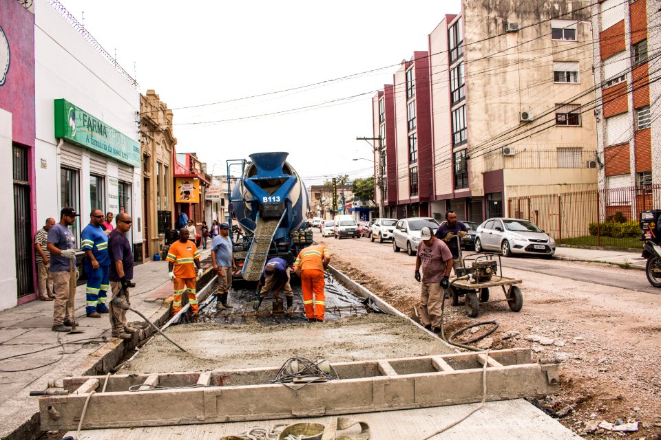 05.11.2019 - Colocação de asfalto na Deodoro - Foto Michel Corvello