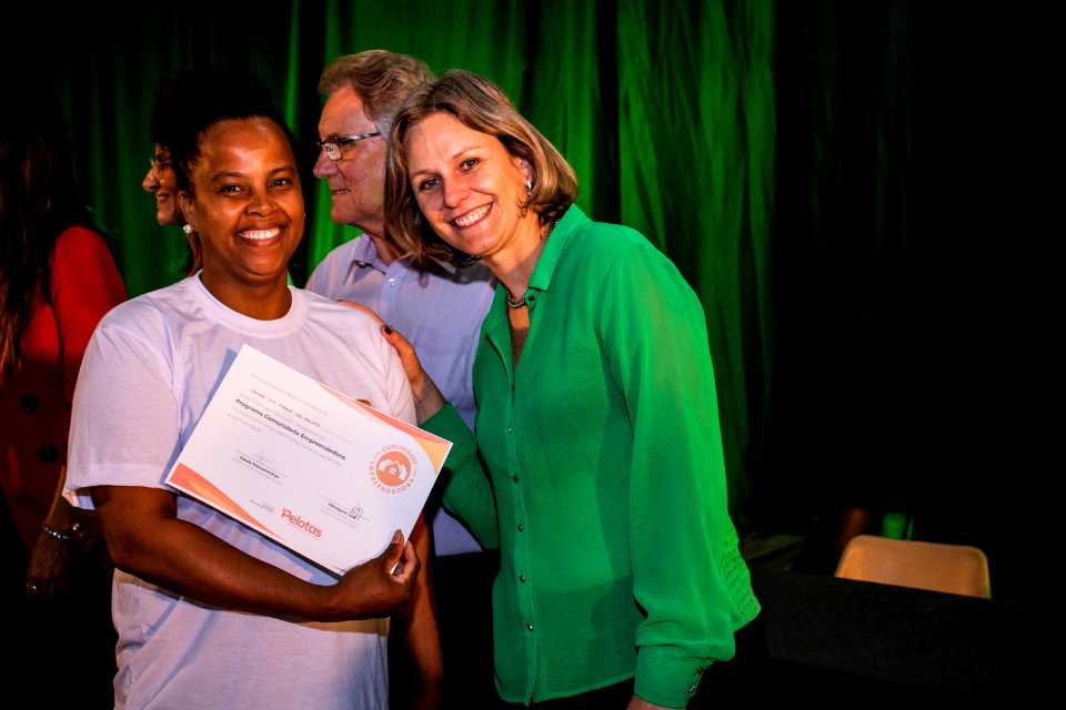29.11.2019 - Prefeita Paula Mascarenhas e o vice Idemar Barz prestigiam a formatura dos cursos do projeto de Geração de Emprego e Renda da SHRF - Foto Michel Corvello