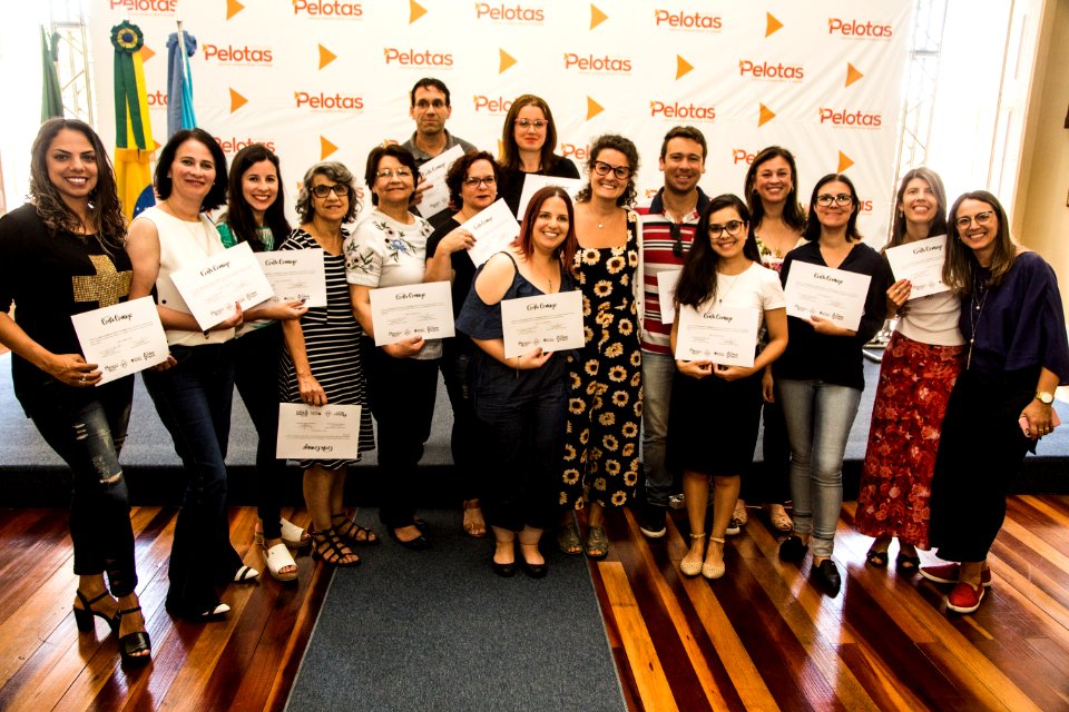 17.12.2019 - Prefeita Paula Mascarenhas entrega os certificados da formatura da metodologia Conte Comigo - Foto: Gustavo Vara